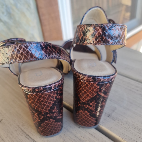 CL by Laundry NWOT SnakeSkin Print Platform Retro Sling Back Buckle 8M - Picture 4 of 6